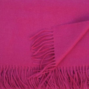 Alfie Alpaca Throw in Magenta