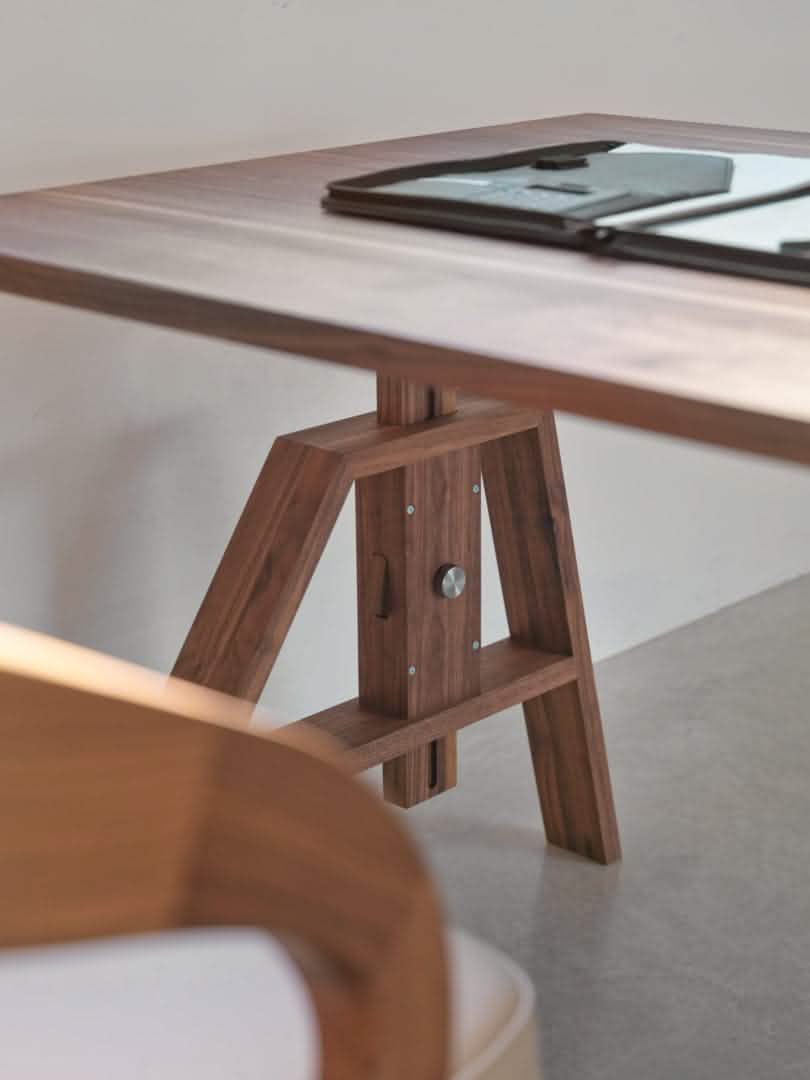 TEAM 7 atelier desk. photo: TEAM 7 - Available in Canada at The Mattress & Sleep Co.