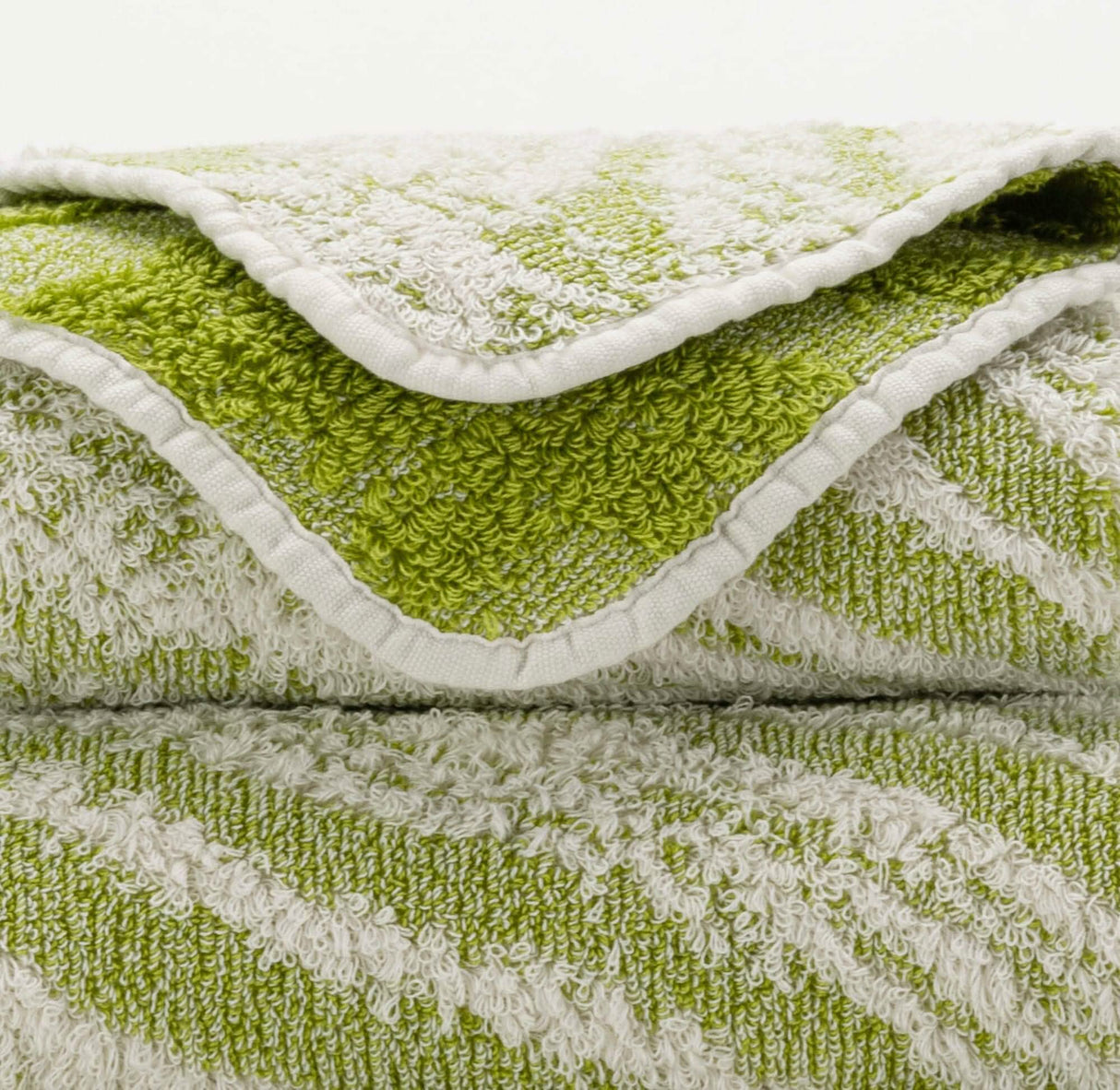 Abyss Fogo Towels in 165 Apple Green