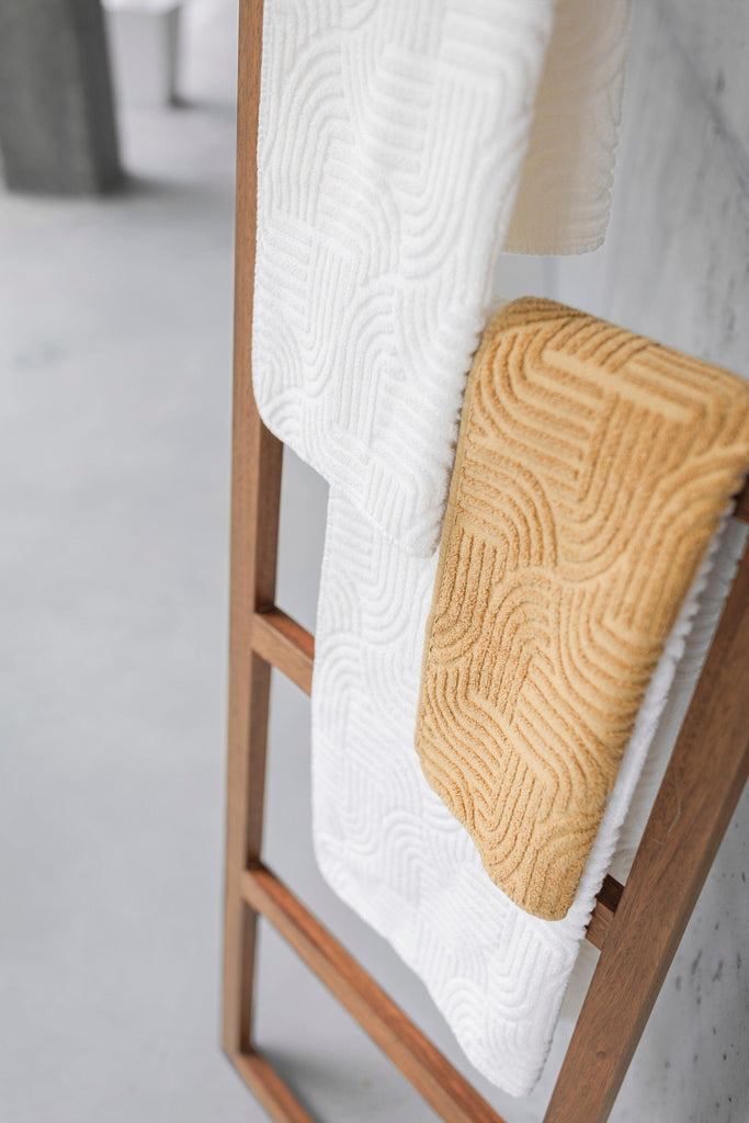 Olly Towels - Available in 103 Ivory and 840 Gold