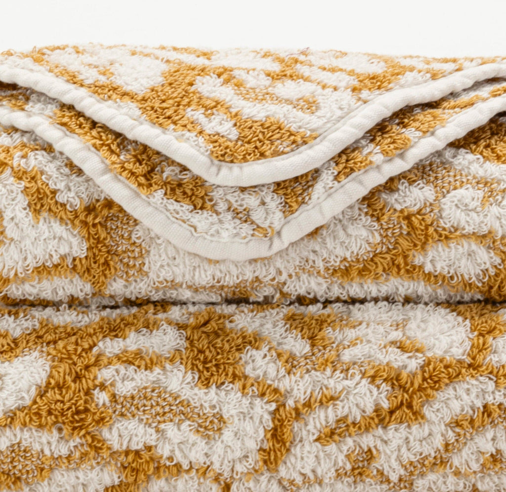 Abyss Sauvage Towels in 840 Gold