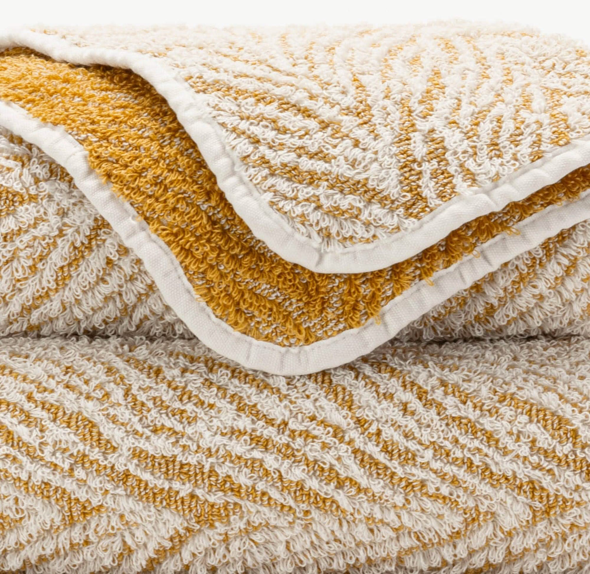 Abyss Vasco Towels in 840 Gold