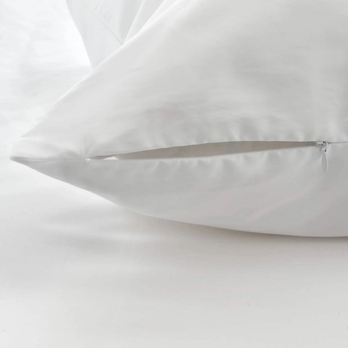 Porto Pillow Sham in White w/ Seam Zipper